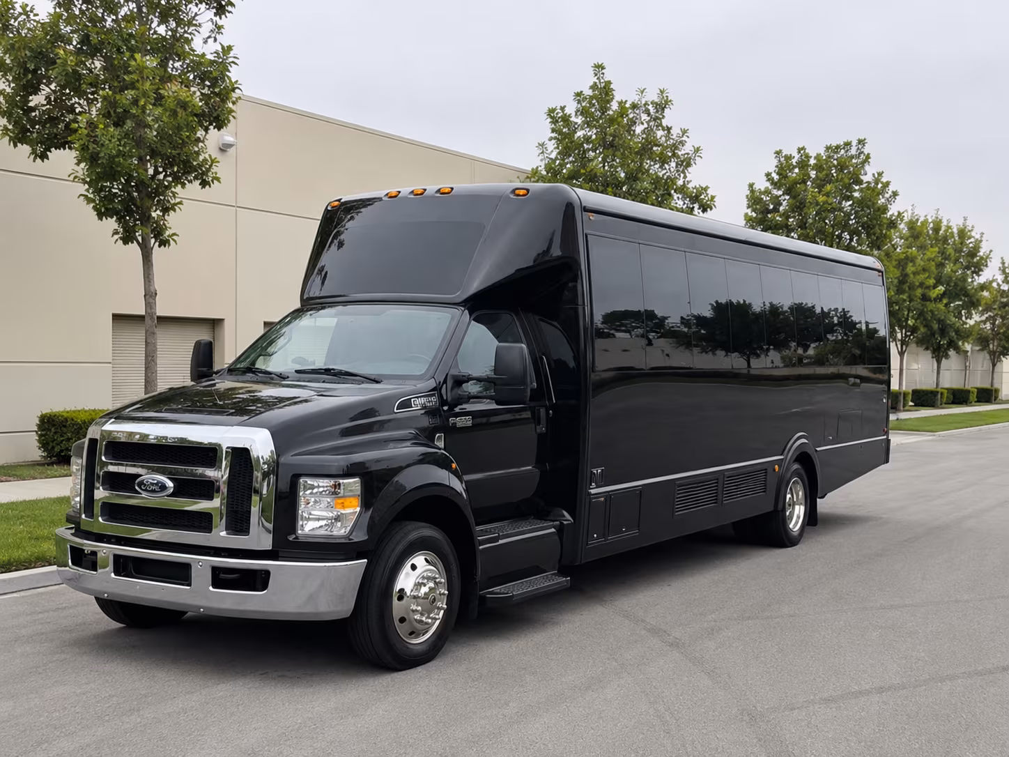 affordable lansing prom party bus prices split across your group
