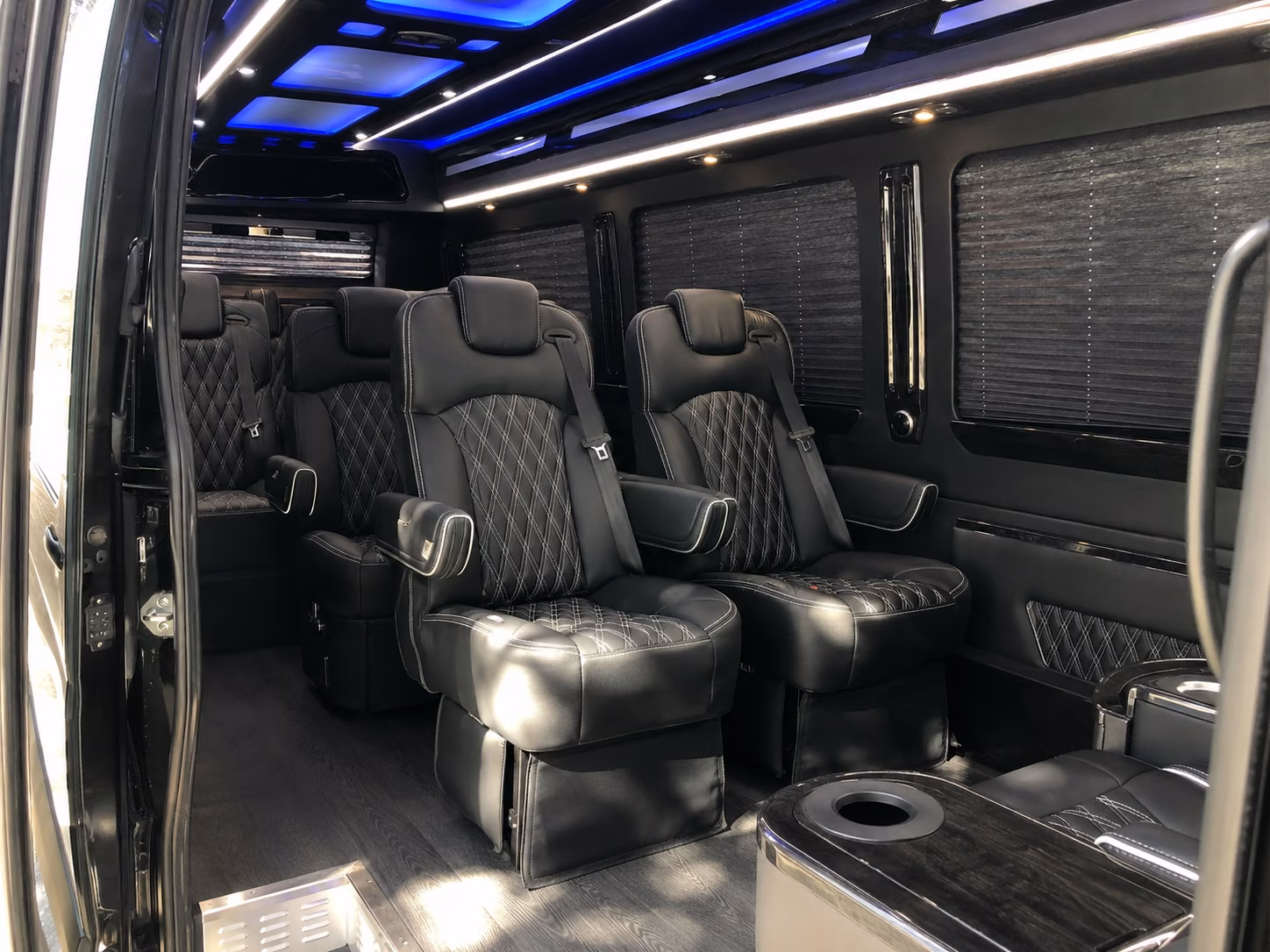 airport transfers between lan east lansing and okemos