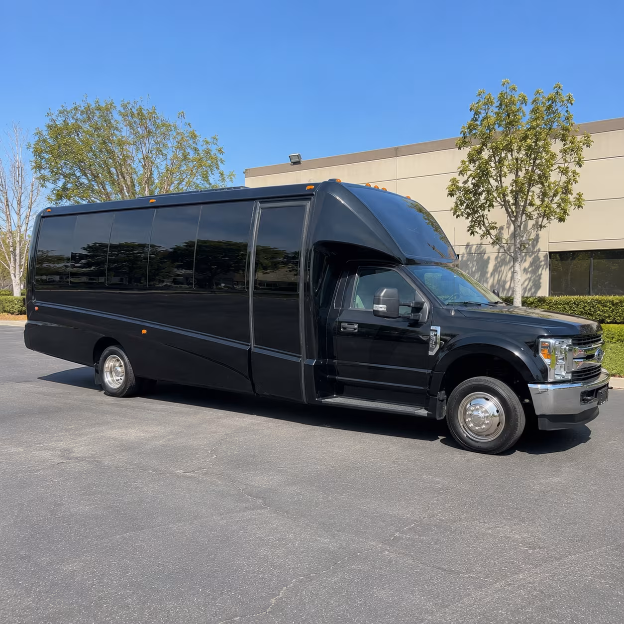 bachelor and bachelorette party buses in lansing